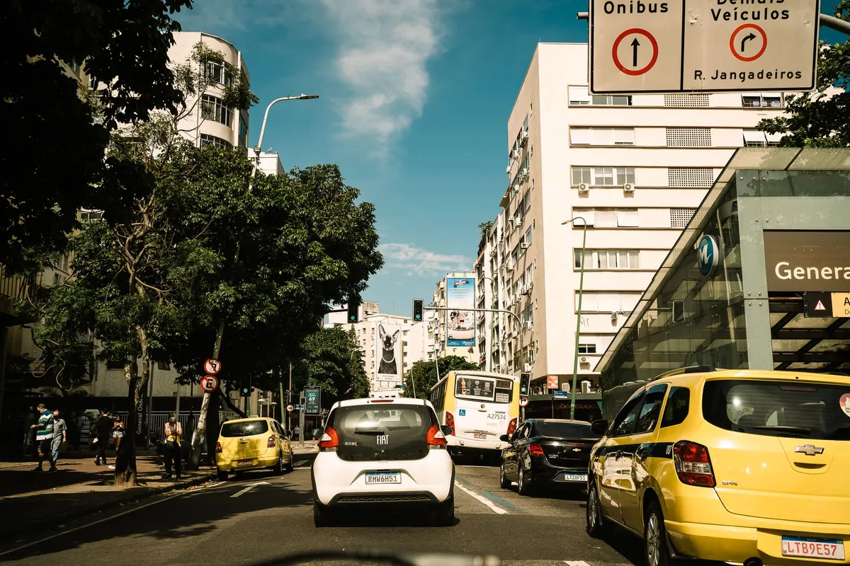 Summer Driving Checklist: Keeping Cool in Traffic and Avoiding Overheating